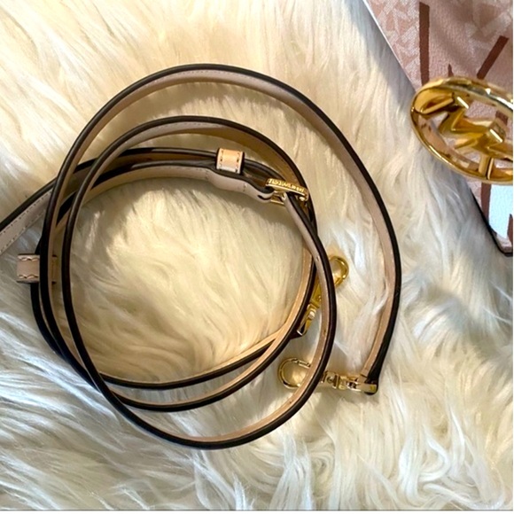 Michael Kors Medium Mercer Messenger Bag NWT - Picture 5 of 7